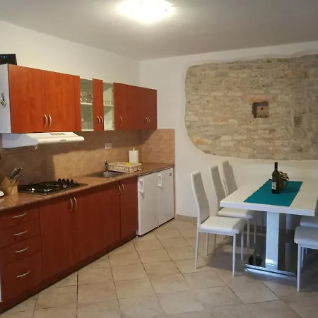 Piazza Grande Apartment *